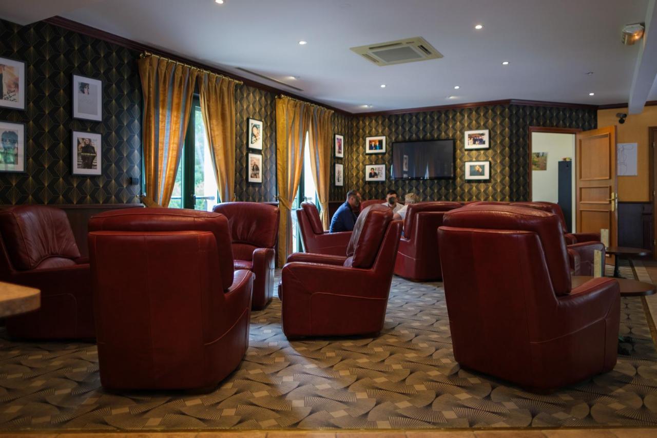 Logis Hotel - Restaurant Le Tulipier Vienne-le-Château Exteriér fotografie