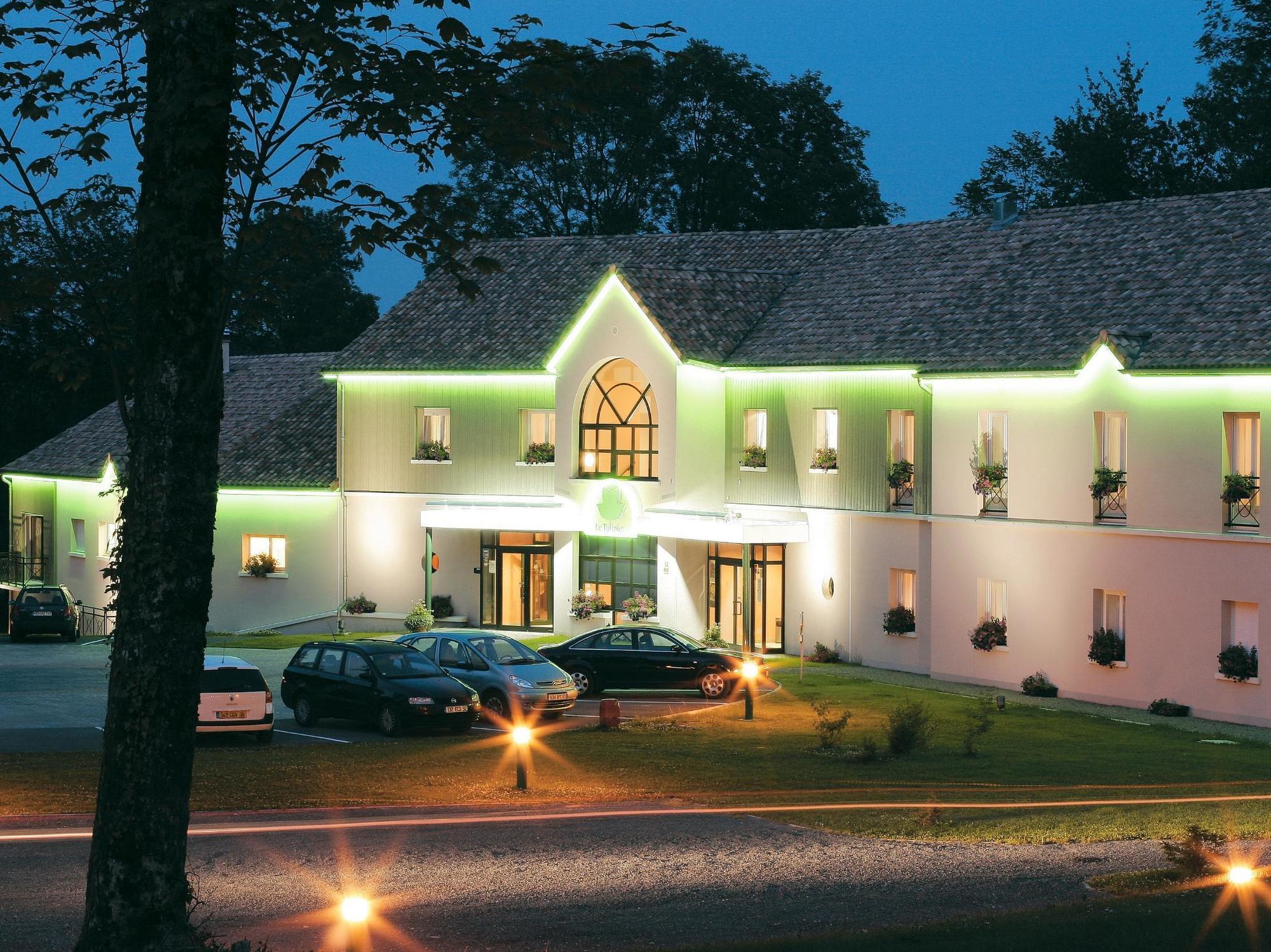 Logis Hotel - Restaurant Le Tulipier Vienne-le-Château Exteriér fotografie
